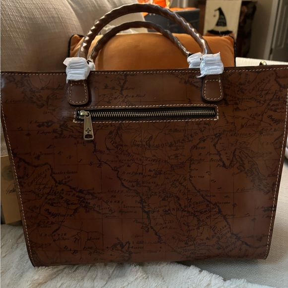 NWT: Patricia Nash Signature Zancona Map print collection handbag & wallet. - Picture 4 of 10